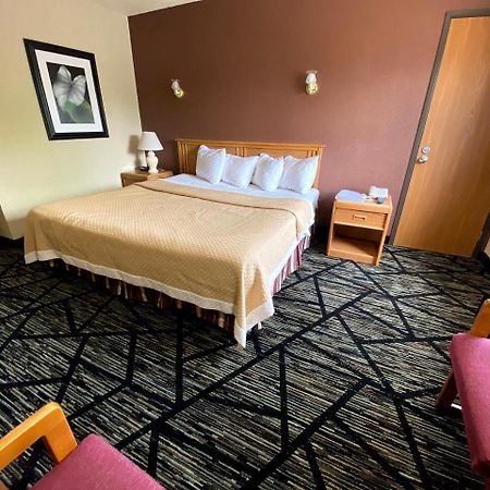Woodland Inn & Suites Medford Екстериор снимка