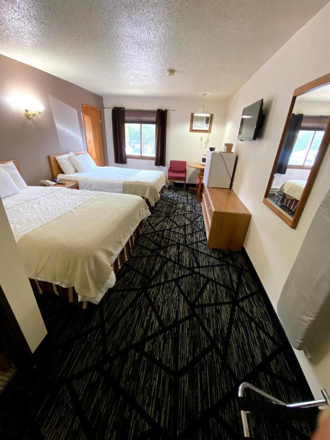 Woodland Inn & Suites Medford Екстериор снимка