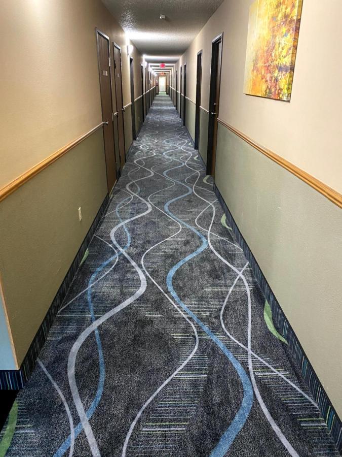 Woodland Inn & Suites Medford Екстериор снимка