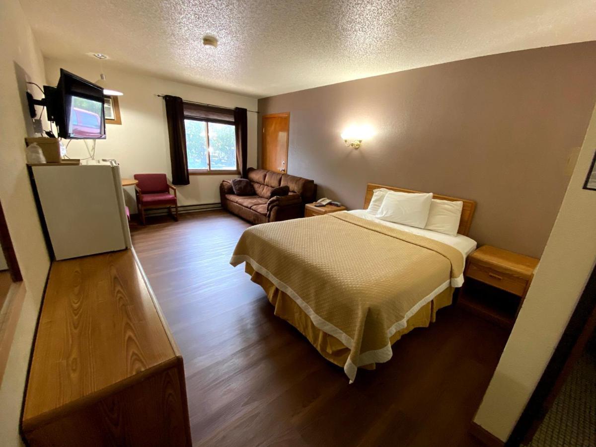 Woodland Inn & Suites Medford Екстериор снимка