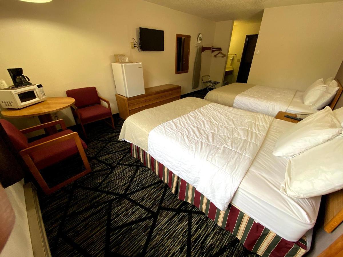 Woodland Inn & Suites Medford Екстериор снимка