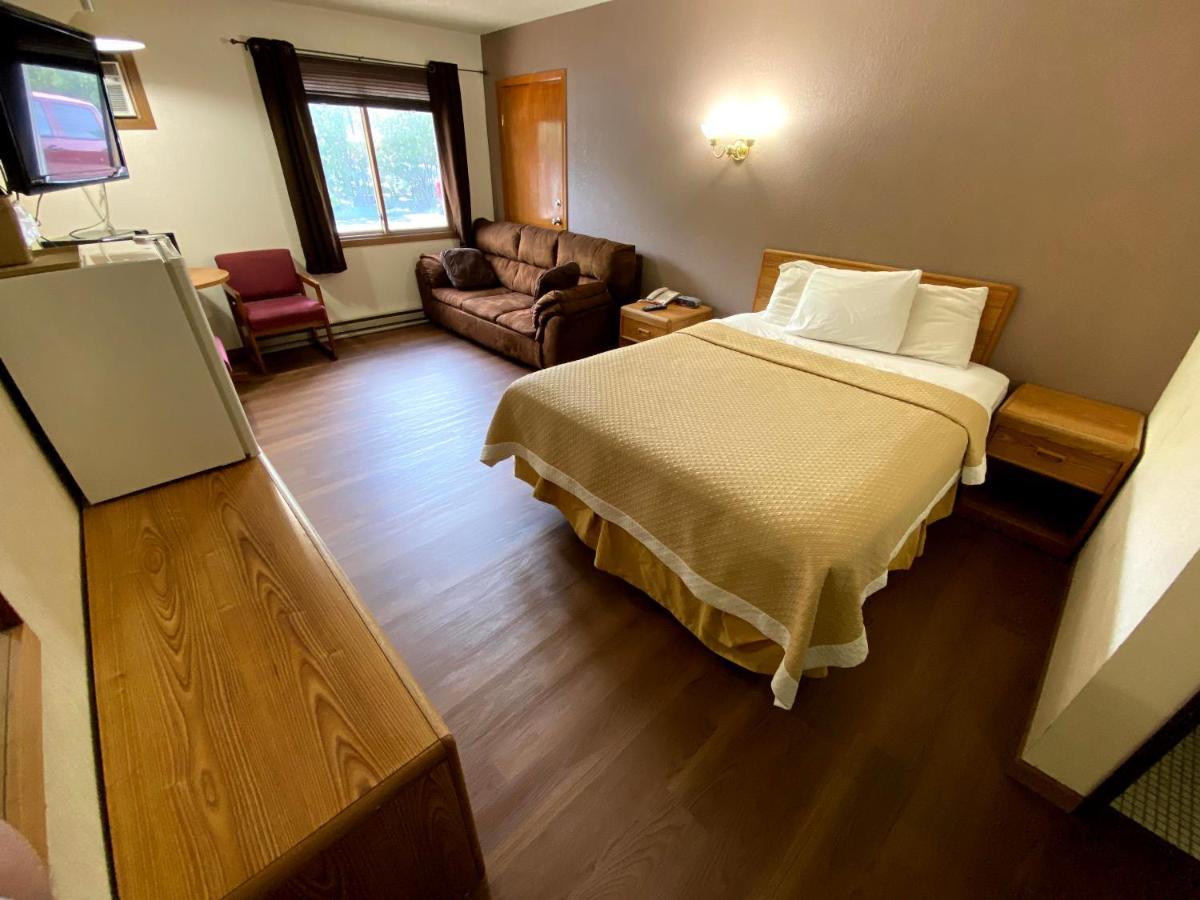 Woodland Inn & Suites Medford Екстериор снимка