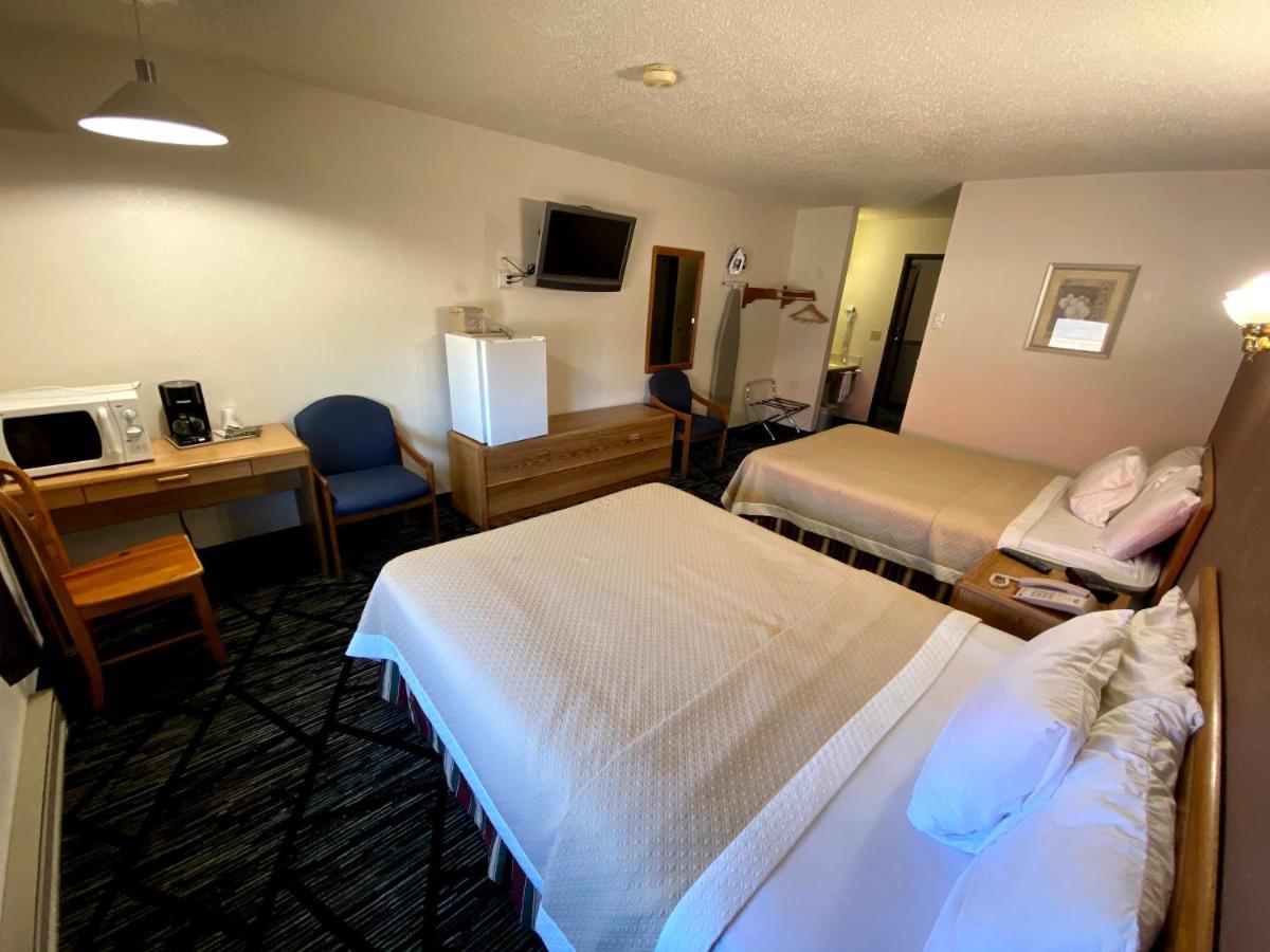 Woodland Inn & Suites Medford Екстериор снимка