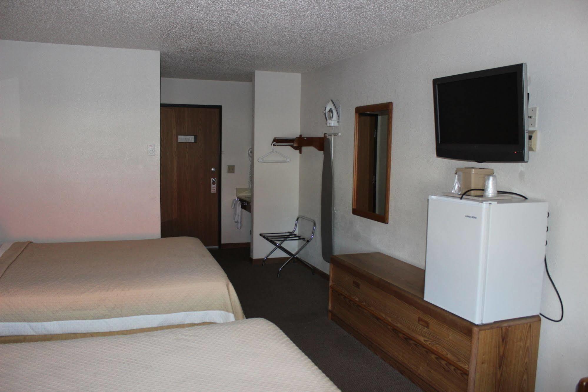 Woodland Inn & Suites Medford Екстериор снимка