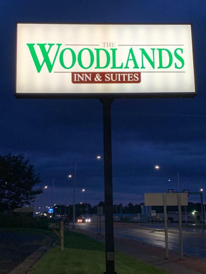 Woodland Inn & Suites Medford Екстериор снимка
